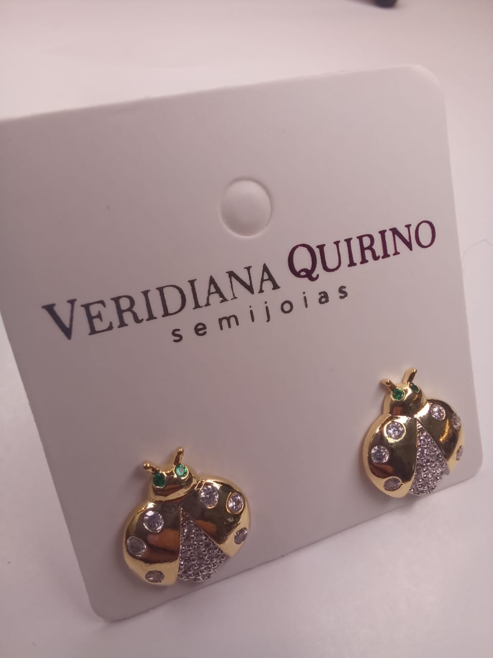 Brinco Joaninha Zircônia Esmeralda Banho de Ouro 18k Veri
