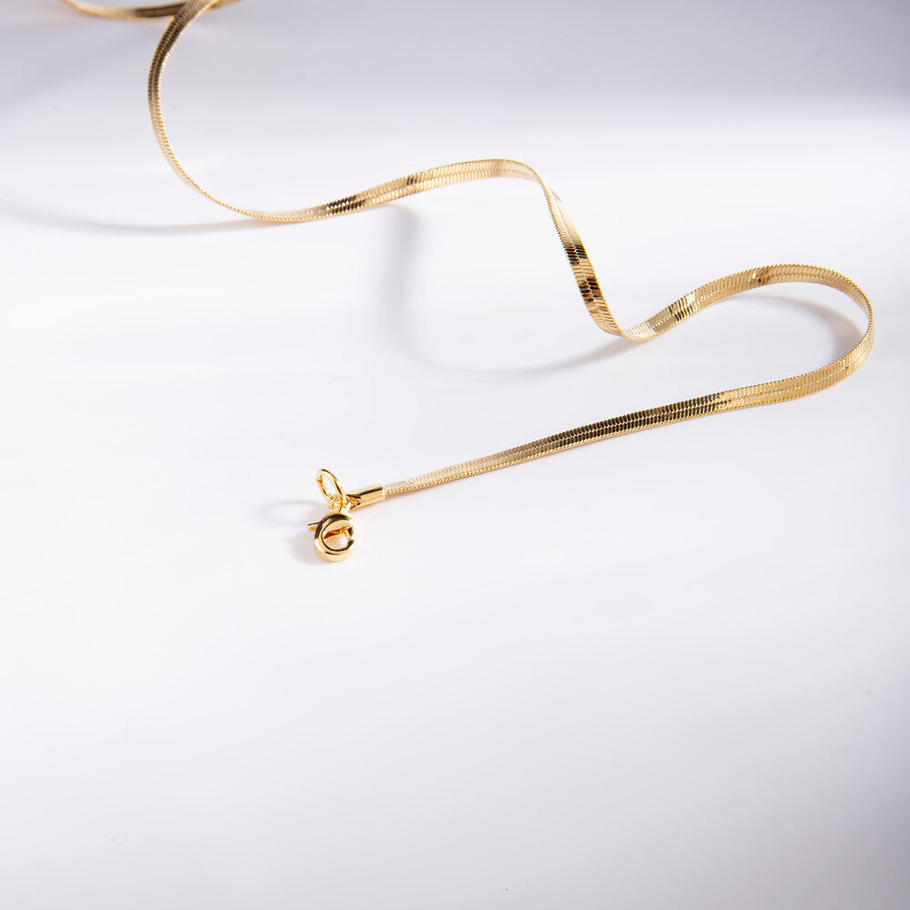 Colar Fita Laminada Cravejado com Banho de Ouro 18k