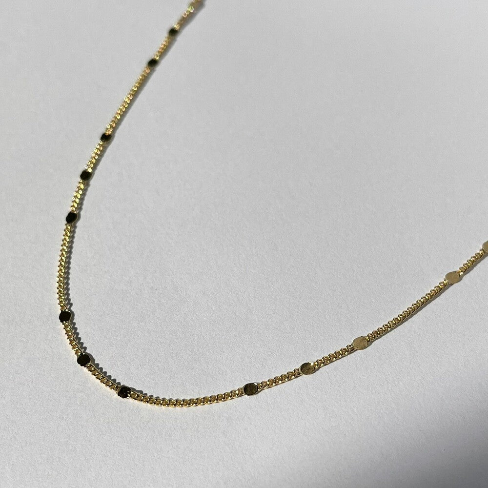 Colar Longo Mini Medalhas Zircônias Banhado em Ouro 18k Veri