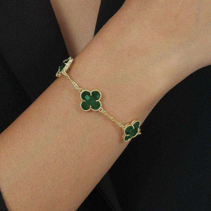 Pulseira Trevo Dourada com Zircônia Verde Ouro 24K | Belice Joias