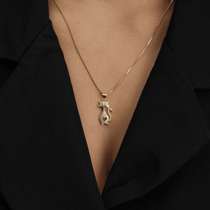 Colar Dourado Pingente Gato Cravejado Zircônia - Belice Joias
