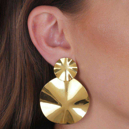 Brinco Dourado Orgânico Círculos Amassados Ouro 24K | Belice Joias