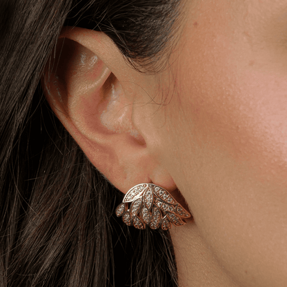 Brinco Dourado de Folhas Cravejado com Zircônias - Belice Joias