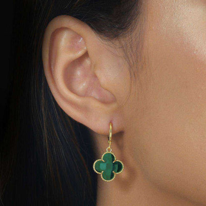 Brinco Trevo Dourado Zircônia Verde Banho Ouro 24K - Belice Joias